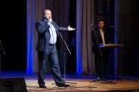 Преосвященнейший Стефан посетил городской праздничный концерт, посвящённый Дню матери Преосвященнейший Стефан посетил городской праздничный концерт, посвящённый Дню матери