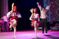 Преосвященнейший Стефан посетил городской праздничный концерт, посвящённый Дню матери Преосвященнейший Стефан посетил городской праздничный концерт, посвящённый Дню матери