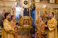 Вечернее богослужение с чтением акафиста нараспев