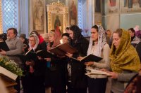 Вечернее богослужение с чтением акафиста нараспев