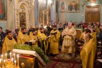 Вечернее богослужение с чтением акафиста нараспев
