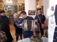 22 октября воспитанники младшей группы воскресной школы храма Иверской иконы Божией Матери, посетили выставку "Маркавiцкаму роду няма пераводу".