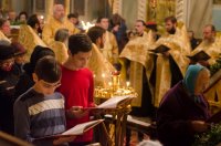 Вечернее богослужение с чтением акафиста нараспев