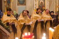 Вечернее богослужение с чтением акафиста нараспев