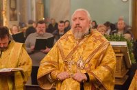 Вечернее богослужение с чтением акафиста нараспев