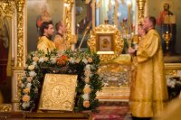 Вечернее богослужение с чтением акафиста нараспев