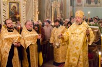 Вечернее богослужение с чтением акафиста нараспев