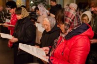 Вечернее богослужение с чтением акафиста нараспев