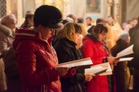 Вечернее богослужение с чтением акафиста нараспев