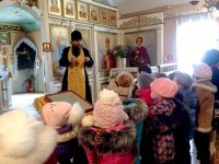 Учащиеся совершили экскурсию в храм свт. Николая Чудотворца д. Поповка Учащиеся совершили экскурсию в храм свт. Николая Чудотворца д. Поповка