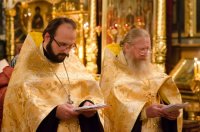 Вечернее богослужение с чтением акафиста нараспев