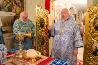 Божественная литургия в криптовом храме Свято-Петро-Павловском кафедрального собора Божественная литургия в криптовом храме Свято-Петро-Павловском кафедрального собора