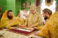 Божественная литургия в день памяти святителя и чудотворца Николая, архиепископа Мирликийского