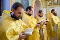 Божественная литургия в день памяти свт. Амвросия епископа Медиоланского