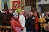 ЖЛОБИН. Воспитанники отделения дневного пребывания инвалидов молились за Божественной Литургией