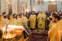 Вечернее богослужение с чтением акафиста нараспев