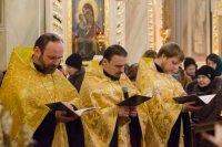 Вечернее богослужение с чтением акафиста нараспев