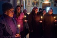 Преосвященный Стефан совершил заупокойную панихиду по погибшим в результате крушения самолета ТУ-154 Преосвященный Стефан совершил заупокойную панихиду по погибшим в результате крушения самолета ТУ-154