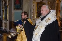 Преосвященный Стефан совершил заупокойную панихиду по погибшим в результате крушения самолета ТУ-154 Преосвященный Стефан совершил заупокойную панихиду по погибшим в результате крушения самолета ТУ-154