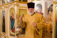 Божественная литургия в криптовом храме Свято-Петро-Павловском кафедрального собора Божественная литургия в криптовом храме Свято-Петро-Павловском кафедрального собора