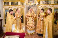 Божественная литургия в криптовом храме Свято-Петро-Павловском кафедрального собора Божественная литургия в криптовом храме Свято-Петро-Павловском кафедрального собора