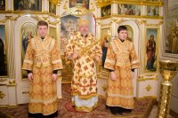 Божественная литургия в криптовом храме Свято-Петро-Павловском кафедрального собора Божественная литургия в криптовом храме Свято-Петро-Павловском кафедрального собора