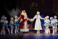 Преосвященный Стефан принял участие в традиционной городской благотворительной елке