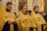  Вечернее богослужение с чтением акафиста нараспев