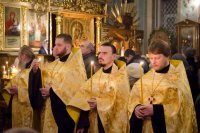  Вечернее богослужение с чтением акафиста нараспев