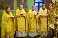 Божественная литургия в Свято-Никольском мужском монастыре Божественная литургия в Свято-Никольском мужском монастыре