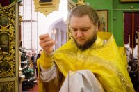 Божественная литургия в Свято-Никольском мужском монастыре Божественная литургия в Свято-Никольском мужском монастыре