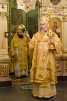 Божественная литургия в Свято-Никольском мужском монастыре Божественная литургия в Свято-Никольском мужском монастыре