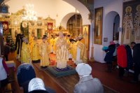 Божественная литургия в Свято-Никольском мужском монастыре Божественная литургия в Свято-Никольском мужском монастыре