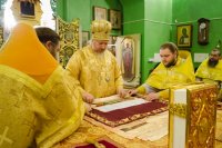 Божественная литургия в Свято-Никольском мужском монастыре Божественная литургия в Свято-Никольском мужском монастыре