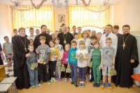 Рождественский подарок детям Рождественский подарок детям