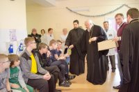 Рождественский подарок детям Рождественский подарок детям