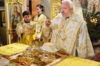 Божественная литургия в праздник Рождества Господа и Спаса нашего Иисуса Христа