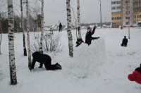 Рождественская ёлка в зимнем лесу