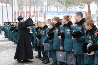 Священнослужитель освятил воду в лицее МЧС