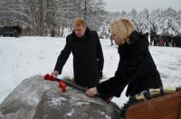 Траурный митинг-реквием на месте сожженной деревни Ола Траурный митинг-реквием на месте сожженной деревни Ола