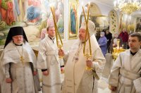 Божественная литургия в криптовом храме Свято-Петро-Павловском кафедрального собора Божественная литургия в криптовом храме Свято-Петро-Павловском кафедрального собора