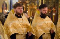 Вечернее богослужение с чтением акафиста нараспев