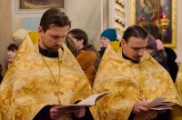 Вечернее богослужение с чтением акафиста нараспев