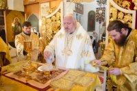 Божественная литургия в день празднования перенесения мощей свт. Иоанна Златоуста