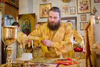 Божественная литургия в день празднования перенесения мощей свт. Иоанна Златоуста