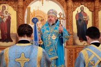Преосвященный Стефан сослужил за Божественной литургией митрополиту Смоленскому и Рославльскому Исидору