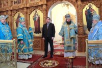 Преосвященный Стефан сослужил за Божественной литургией митрополиту Смоленскому и Рославльскому Исидору