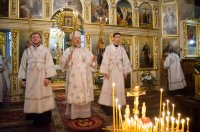 Заупокойная Божественная литургия во Вселенскую родительскую субботу