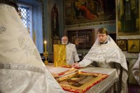 Заупокойная Божественная литургия во Вселенскую родительскую субботу