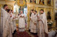 Заупокойная Божественная литургия во Вселенскую родительскую субботу